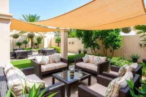 جلسة خارجية أنيقة في حديقة بالخالدية