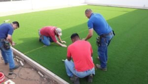 عملية تركيب الثيل الصناعي بواسطة فريق محترف