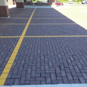 مشروع بلاط متداخل لموقف سيارات