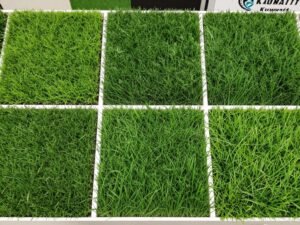 أنواع مختلفة من الثيل الصناعي الكويت معروضة جنباً إلى جنب