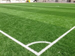 تركيب ثيل صناعي في ملعب رياضي بالكويت