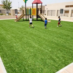 ثيل صناعي في مدرسة بالكويت