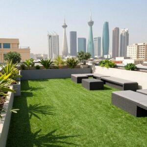 سطح مبنى مغطى بالثيل الصناعي في الكويت