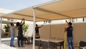 فريق محترف يقوم بتركيب مظلات وجلسات في الكويت فريق محترف يقوم بتركيب مظلات وجلسات في الكويت