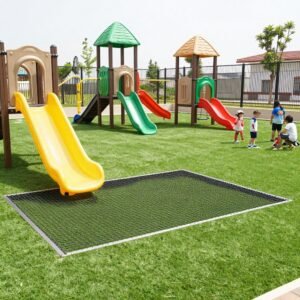 منطقة لعب أطفال مع عشب صناعي امغره شبك تركي