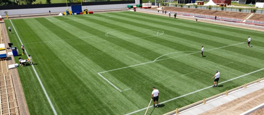 تجهيز ملاعب كره القدم