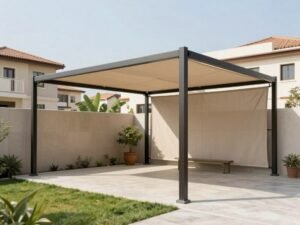 تركيب مظلة حديثة في حديقة منزلية